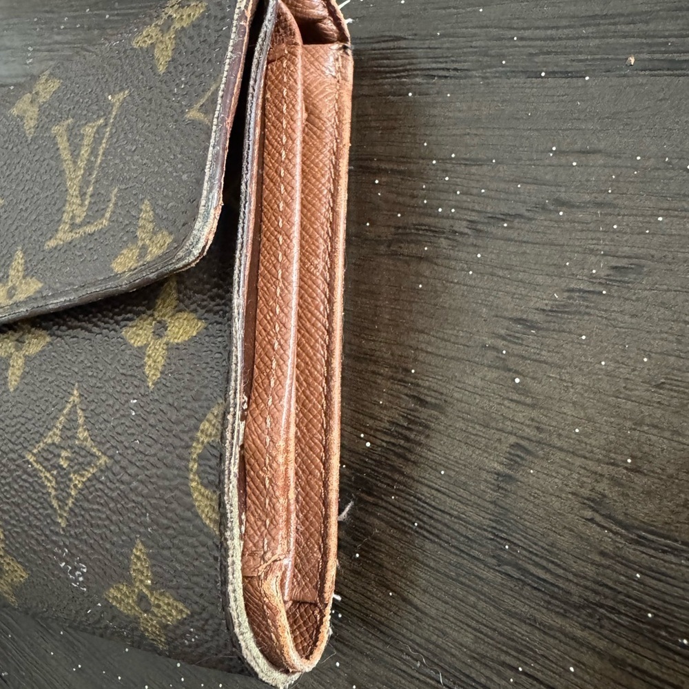 Louis Vuitton Trifold Snap Monogram Wallet - Picture 2 of 14
